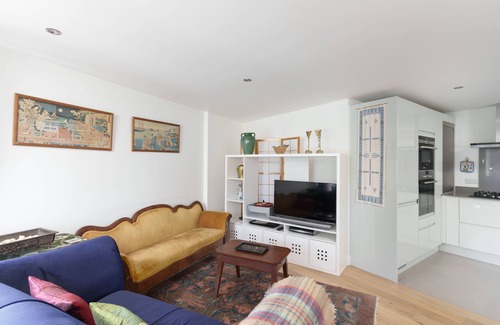 Chysauster Apartment | Modern Apartment in Penzance with Parking, Near the Sea