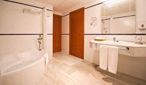 Old Town Baeza Hotel | Explore TRH Ciudad de Baeza: Family-Friendly 4-Star Retreat