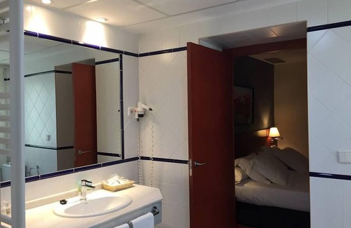 Old Town Baeza Hotel | Discover TRH Ciudad de Baeza: 4-Star Comfort & Spa