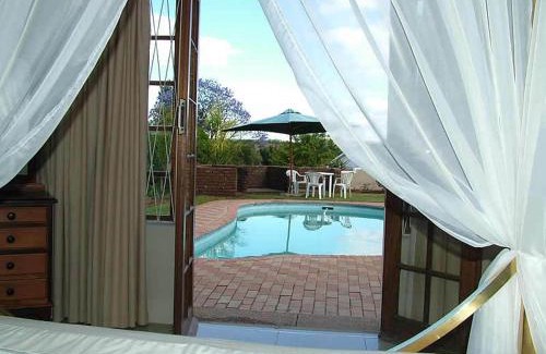 Adelaide House | Inviting Tri-Angle B&B: 4-Star Stay with Hot Tub & Breakfast