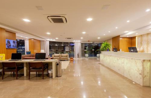 Centro I Hotel | Elegant Tri Hotel Executive Brusque with Oceanfront Views