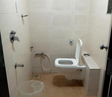 Kandiwali West Hotel | Budget-Friendly Stay at TRI HOTEL with Child-Friendly Amenities