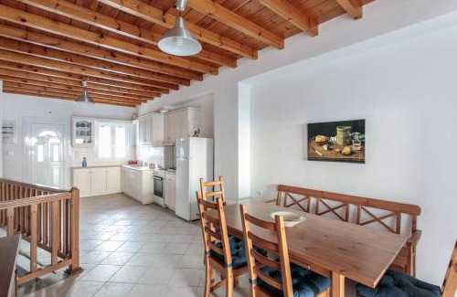 Moutsouna House | Triacanthos: Family-Friendly 2 Bedroom House with Top Rating