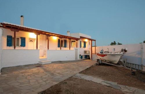 Moutsouna House | Triacanthos: Family-Friendly 2 Bedroom House with Top Rating