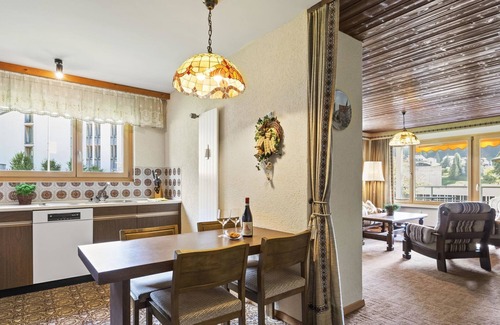 Parpan Apartment | Welcoming Triangel D Grossenberger with Spa & Breakfast