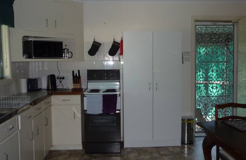 Jindera Other | Triangle Farm Cottage: Guest Rated 10/10 with Pool & Breakfast