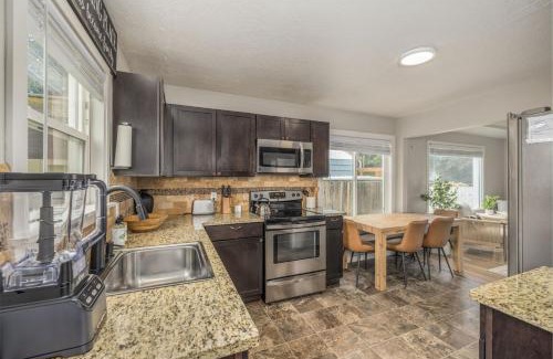 Coeur d'Alene House | Tribe and Vibe In Downtown CDA Modern Comfort And Fun For You And Your Crew, Just Steps From Downtown