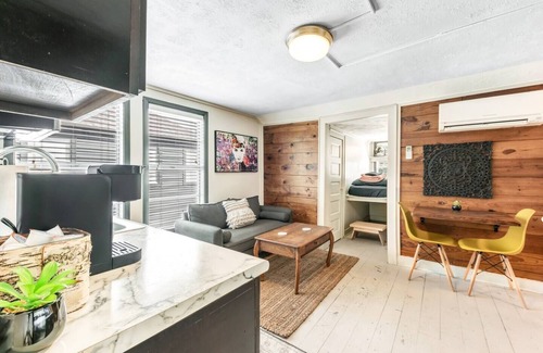 College Station Apartment | Experience Fun at Tribeca: Walk to A&M with Cozy King Beds