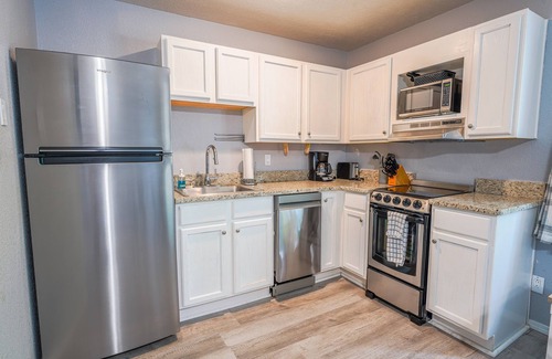 Indian Point Condo | Renovated Tribesman Resort Condo near Silver Dollar Attractions