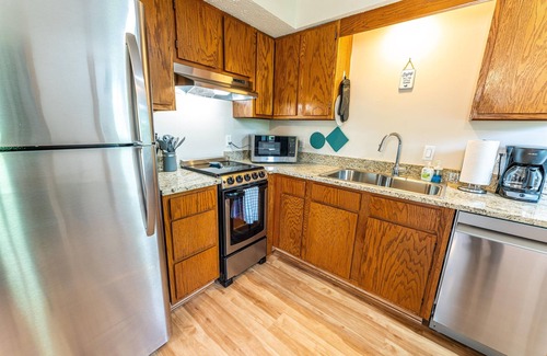 Indian Point Cabin | Renovated Tribesman Resort Cabin Near Silver Dollar Attractions