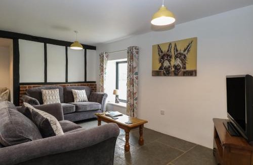 Foxley House | Tricker's Cottage: Pet-Friendly Stay with 9.5/10 Rating