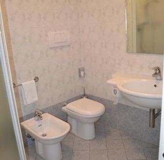 Cade-Gaida Hotel | Pet-Friendly Tricolore Hotel with Exceptional Reviews