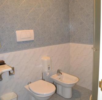 Cade-Gaida Hotel | Pet-Friendly Tricolore Hotel with Exceptional Reviews