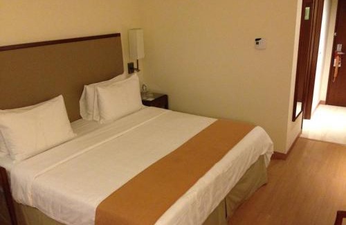 Taj Ganj Hotel | Experience Elegance at Trident Agra - 5-Star Retreat