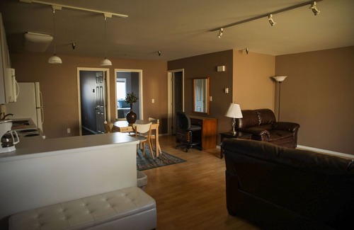 Sitka Apartment | Downtown Hotel Near Dining, Shopping & Family-Friendly Amenities