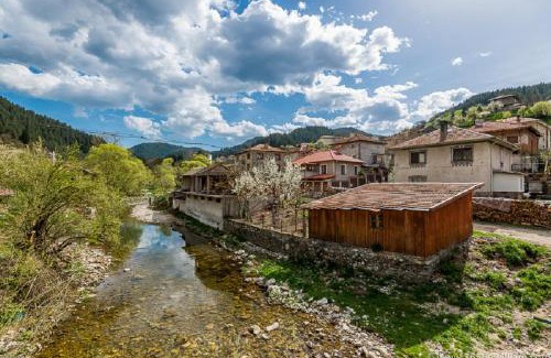 Trigrad Hotel | Trigrad Hotel: Family-Friendly Stay with Relaxing Hot Tub