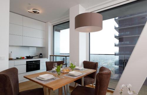 Erdberg Apartment | Tranquil Triiiple Suites: Balcony, Pool & Ocean Views