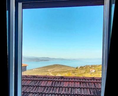Trikeri House | Cozy Trikeri Cottage: Pet-Friendly Getaway Awaits You