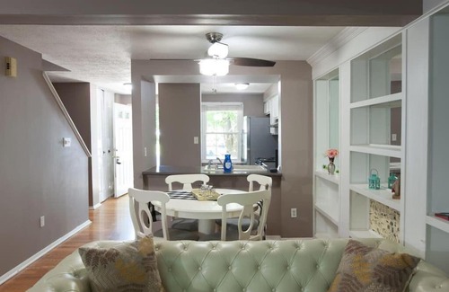 Indianapolis House | Trilevel Retreat with King Beds in Prime Location