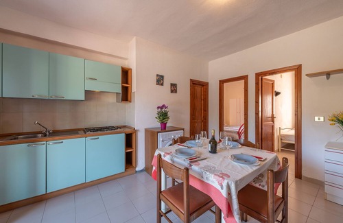 San Teodoro City Centre Apartment | Cozy Trilo Grosseto 21 - Two Bedroom Apartment with Kitchen