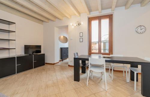 Centro Storico Nord Apartment | Pet-Friendly Trilocale Rua Sovera 85 with Kitchen Access