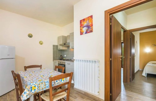Sorano House | Trilocale Sorano 2: Pet-Friendly Retreat with Ocean Views