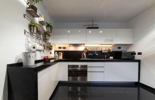 Sturla Apartment | Exclusive Sea Views at Il Molo House - Pet Friendly Retreat