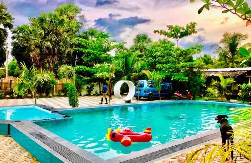 Trincomalee Hotel | Beachfront Trinco Star Cabana with Pool and Ocean View