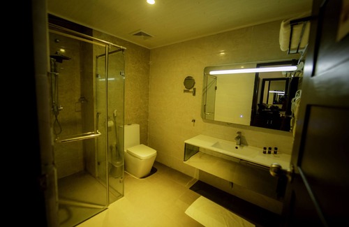 Arunagiri Nagar Resort | Trincomalee Beach Resort & Spa: Ocean View with Pool Access