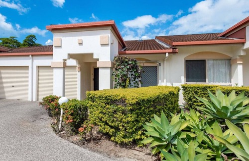 Trinity Beach Apartment | Trinity Beach Pearl - 2BR Apt, 3 min to Beachfront