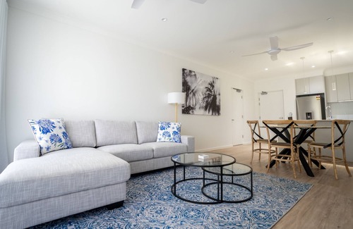 Trinity Beach Apartment | Trinity Collective - Cozy One Bedroom Apartment with Ocean View