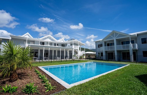 Trinity Beach Apartment | Trinity Collective - Cozy One Bedroom Apartment with Ocean View