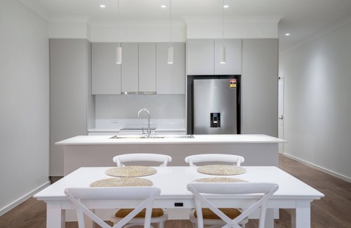 Trinity Beach Apartment | Trinity Collective: Guest Rated 9.8 with Pool & Breakfast