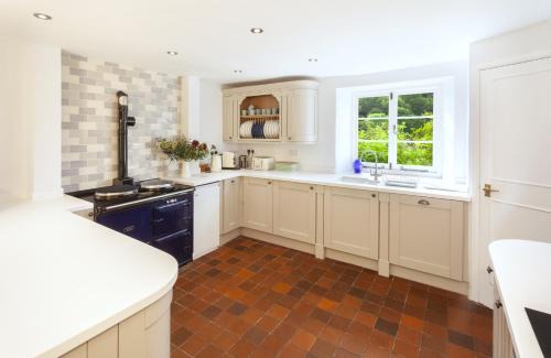Roadwater House | Discover Trinity Cottage in Roadwater: Pet & Child Friendly