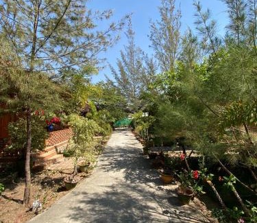 Nyaungshwe Hotel | Family-Friendly Stay at Trinity Inn with Dining & Breakfast