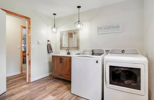 Jemez Springs House | Trinity Springs: A Mountain Oasis with Pool and Spa