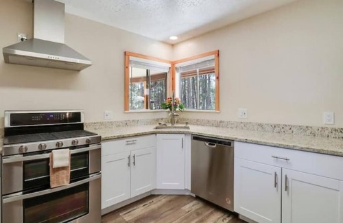 Jemez Springs House | Trinity Springs: A Mountain Oasis with Pool and Spa