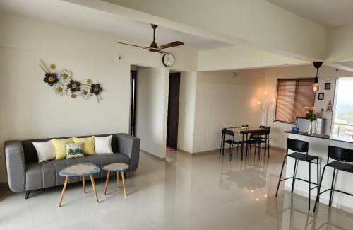 Nashik Apartment | Scenic Trinity Stays Nashik - Family-Friendly Mountain Retreat