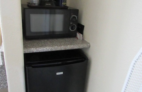 Cedar Crest Hotel | Cozy Trinity Suites in Downtown Dallas with Breakfast Included