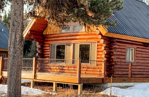 Polebridge Cabin | Rustic Cabins Surrounded by Nature Near Glacier Park