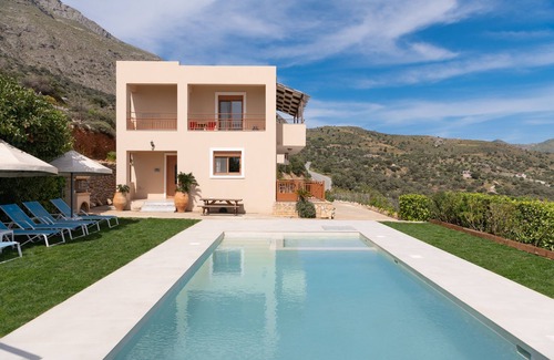 Triopetra Villa | Pet-Friendly Oceanfront Villas at Triopetra - Guest Rated 10/10