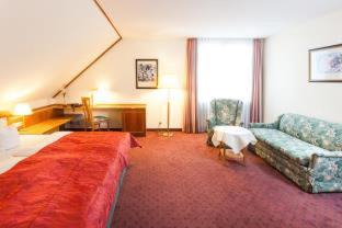 Weisenau Hotel | Guest Rated: Trip Inn Bristol Hotel Mainz with Family Amenities