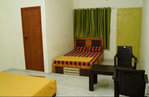 Manjoora House | Relax at Tripgraam Chill Wind: Family-Friendly Getaway