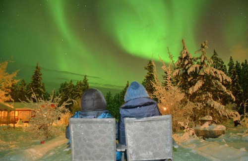 Whitehorse Bed & Breakfast | Top-Rated Triple B Bed n Breakfast with Hot Tub & Kitchen