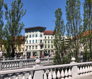 Ljubljana City Centre Apartment | Child-Friendly Retreat at Triple Bridge Ljubljana - Rated 9.8