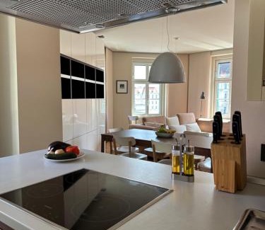 Ljubljana City Centre Apartment | Child-Friendly Retreat at Triple Bridge Ljubljana - Rated 9.8