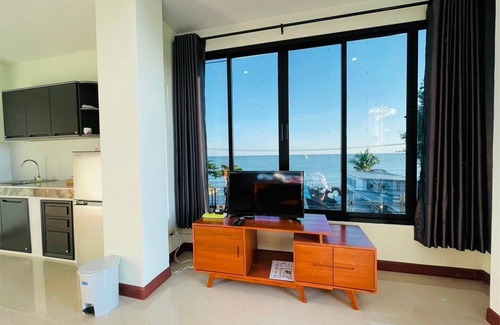 Ban Chang Hotel | Family-Friendly Stay at Triple O Phala Beach with Breakfast