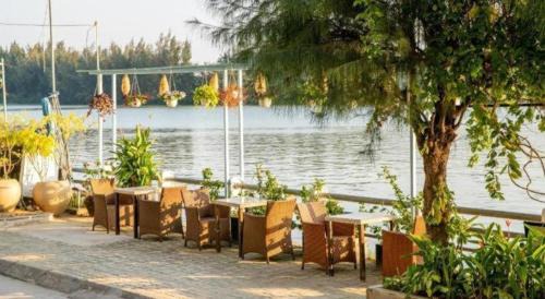 Hoi An Hotel | TRIPLE Riverside Villa Hotel HoiAn