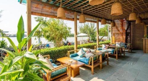 Hoi An Hotel | TRIPLE Riverside Villa Hotel HoiAn