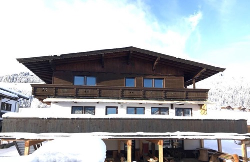 Hopfgarten im Brixental Cottage | Cozy Triple Room with Ocean View at Pension Heidelberg